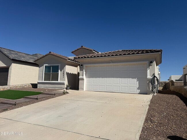 Building Photo - 13841 Paseo Central Ave