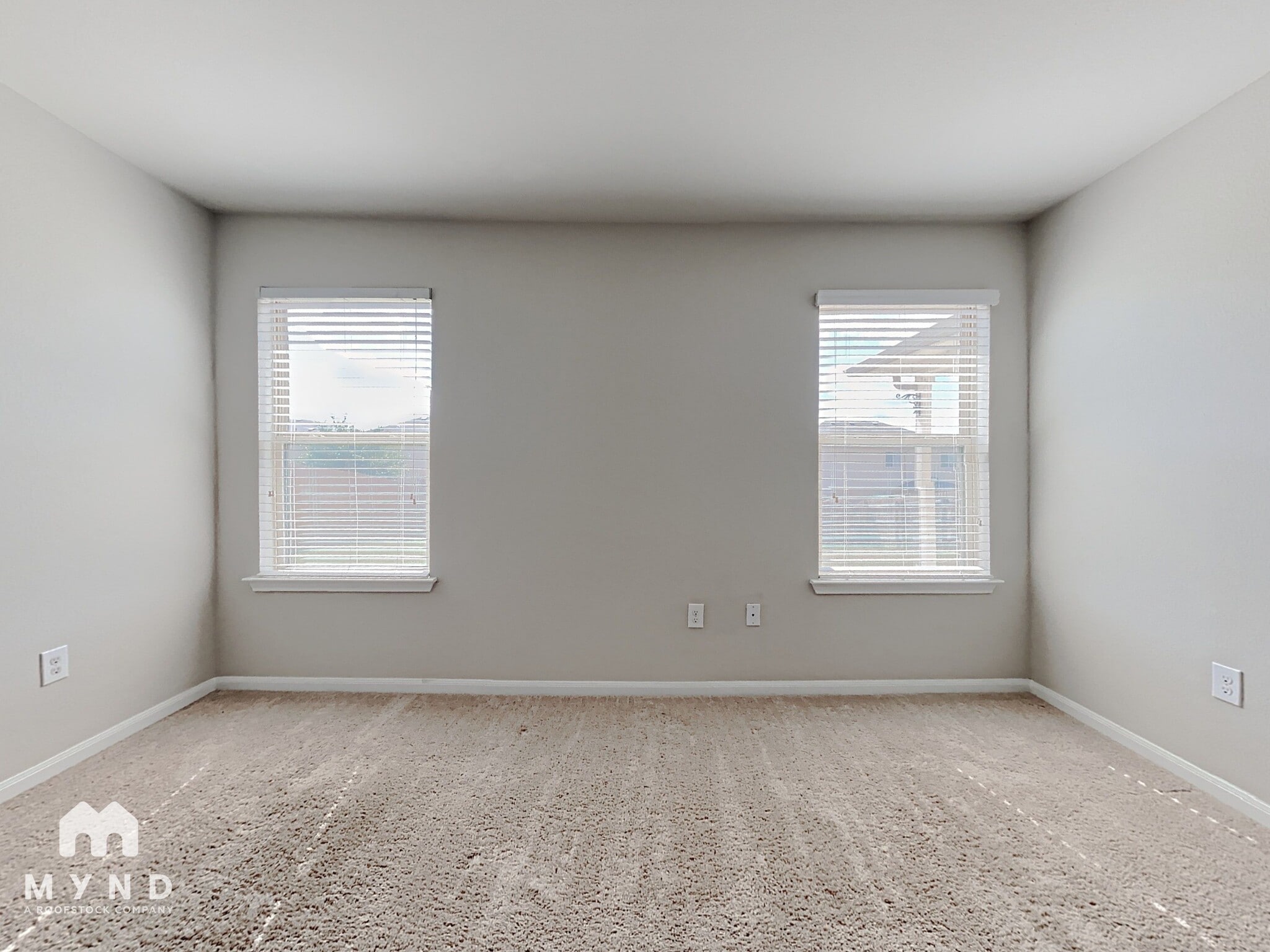 Building Photo - 717 Pinnacle Dr