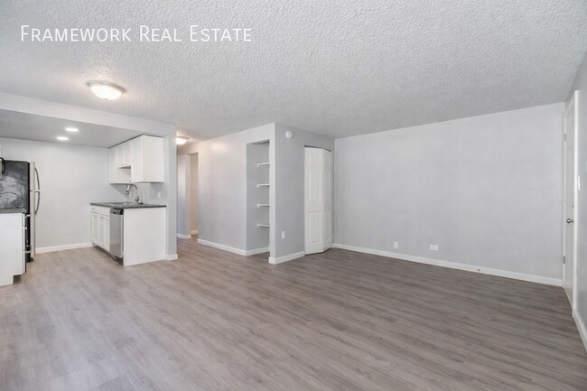 Building Photo - 824 12th St