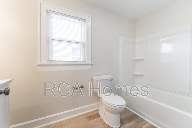 Building Photo - 1601 Villa Ave