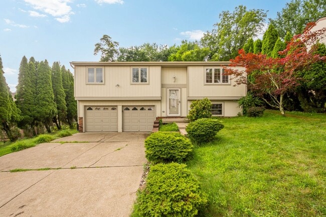 Primary Photo - READY FOR MOVE IN! NEWLY RENOVATED 3 BEDRO...
