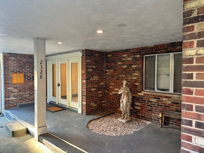 Building Photo - 2326 Upland Pl
