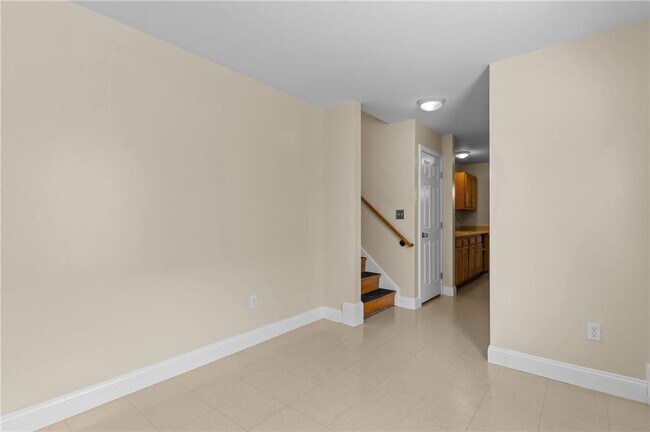Building Photo - 176 Pavilion Ave