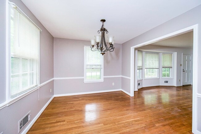 Building Photo - Charming 3BR Home with Hardwood Floors, Fireplace & Bright Living Spaces in Midlothian