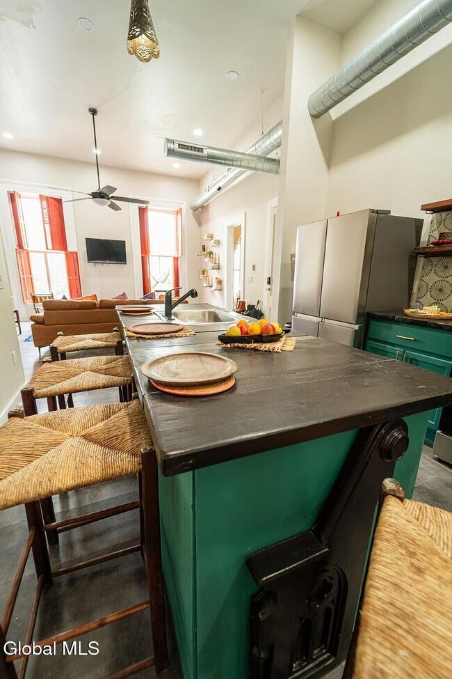 Building Photo - 240 Washington Ave