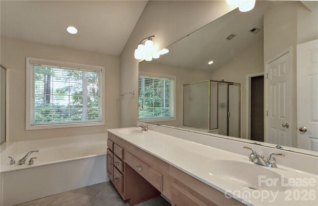 Building Photo - 10496 Gunnison Ln