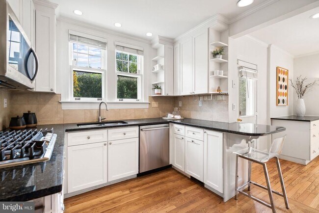 Building Photo - 4008 Rosemary St