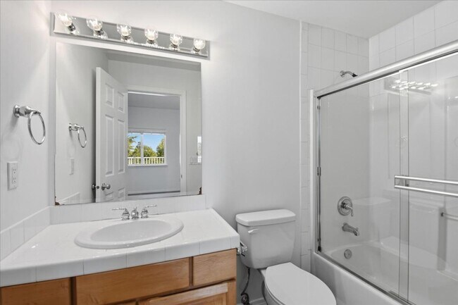 Building Photo - 5Bd/4Ba Marysville Home