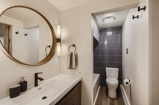 Building Photo - Central 1 BDR / 1 BA Condo in Boulder