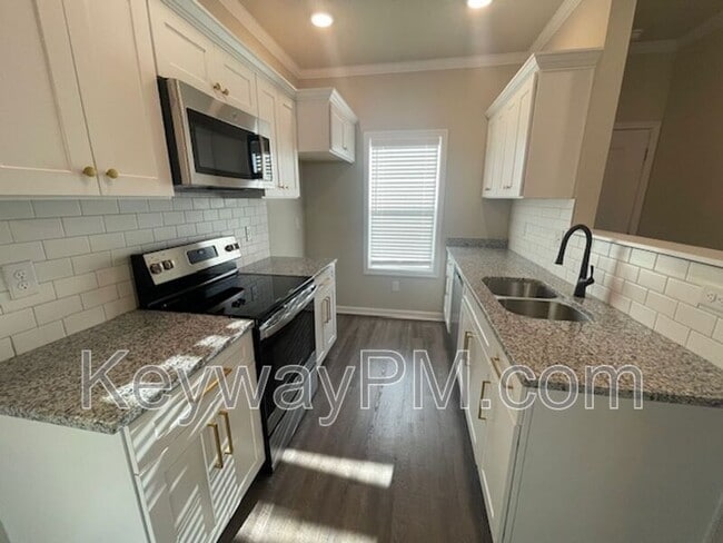 Building Photo - 5004 Greer Dr