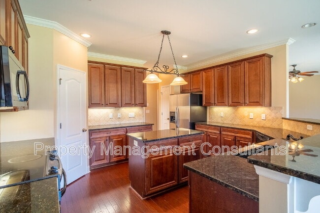 Building Photo - 178 Sarah Jane Dr