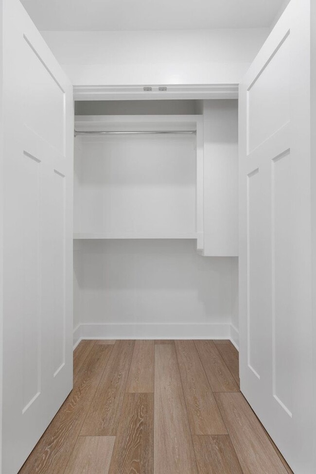 Building Photo - Four Bedroom Four Bath Home