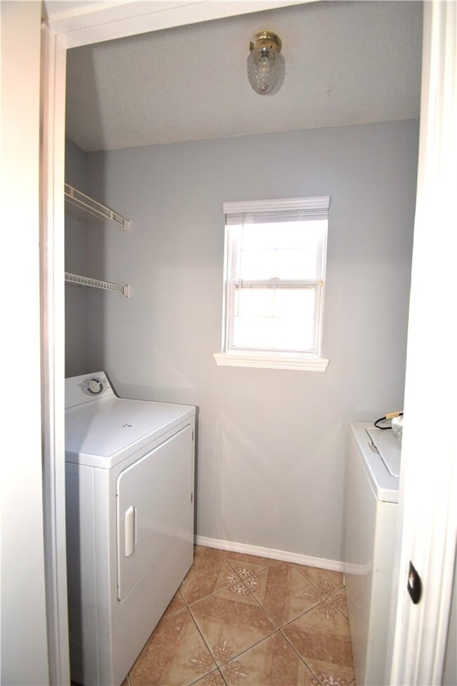 Building Photo - 12 Burnett Cir