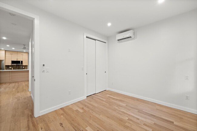 Building Photo - 119 Storms Ave