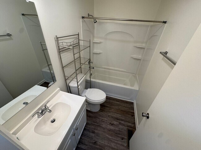 Building Photo - Towneview Estates