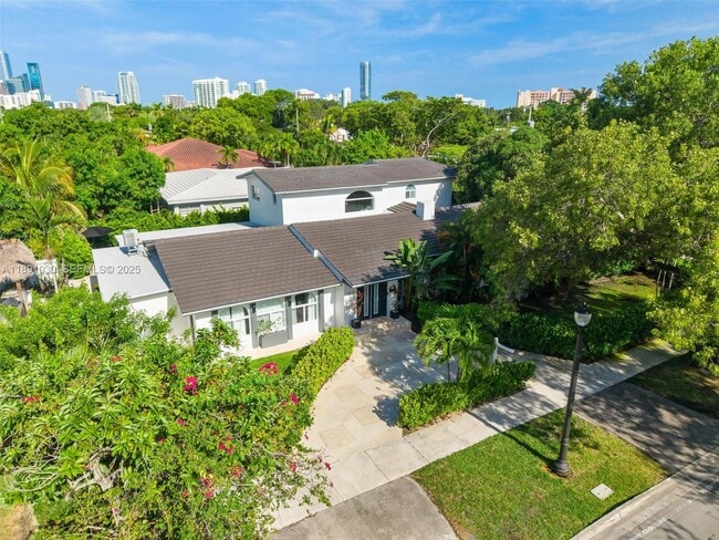 Building Photo - 1651 SW 13th Ave