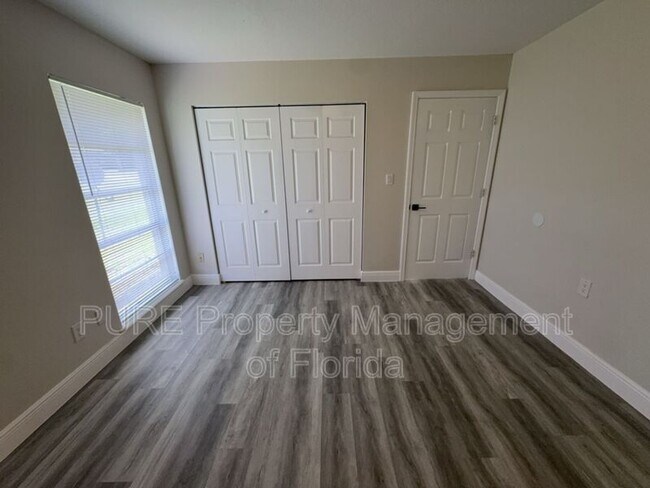 Building Photo - 5485 SE 30th Pl