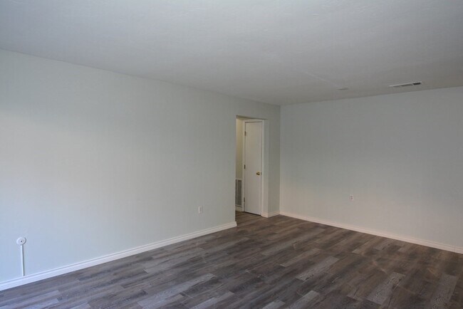 Building Photo - 58 Shrewsbury Green Dr