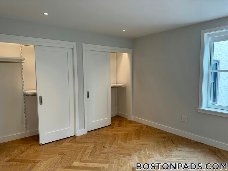 Building Photo - 12 Commonwealth Ave