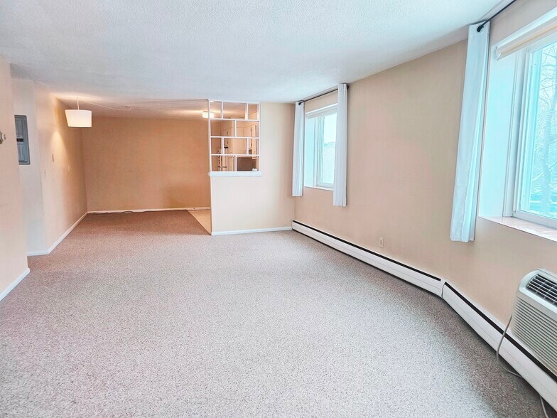 Building Photo - 50 Green St