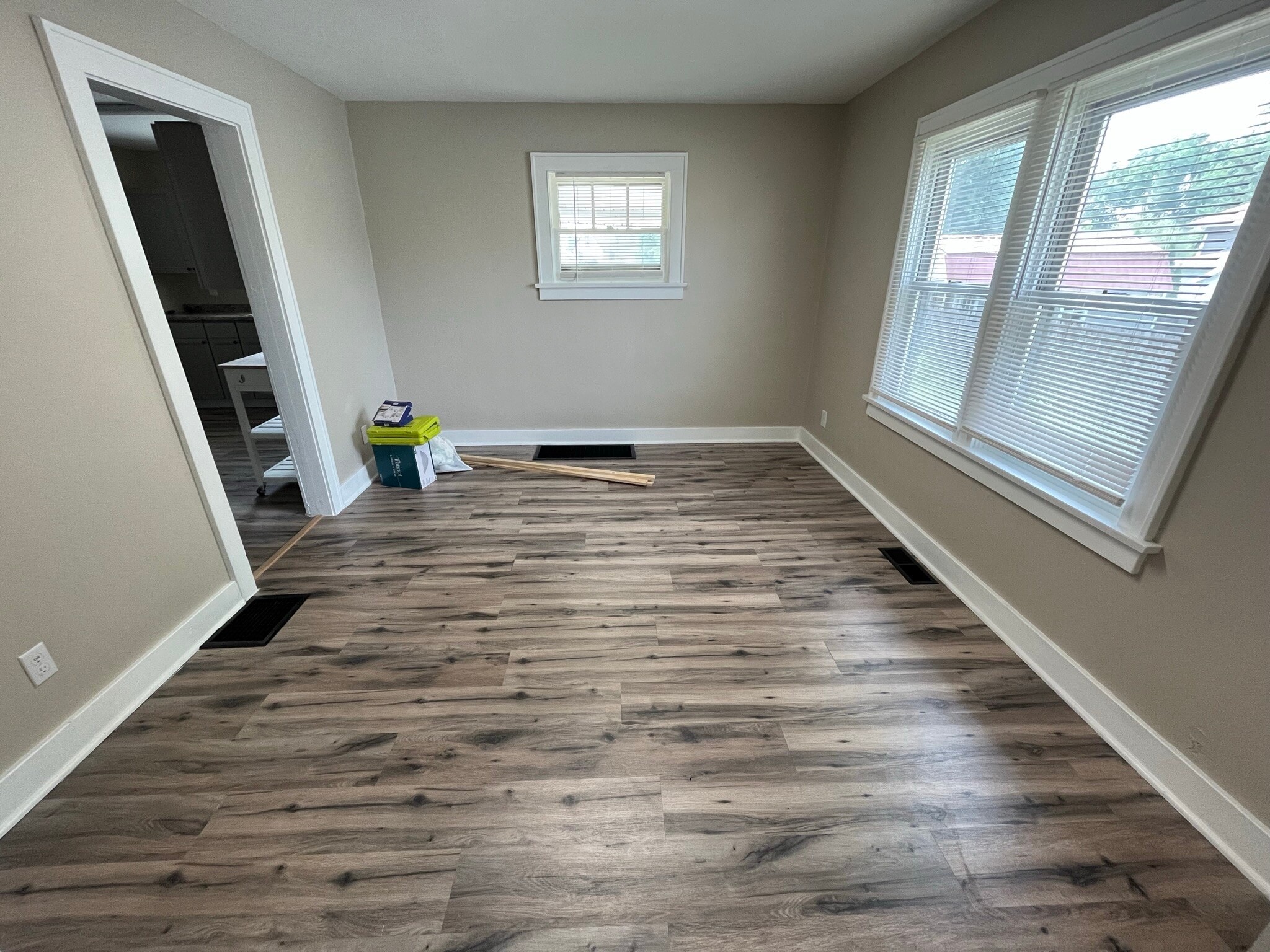 Building Photo - 211 Snyder St