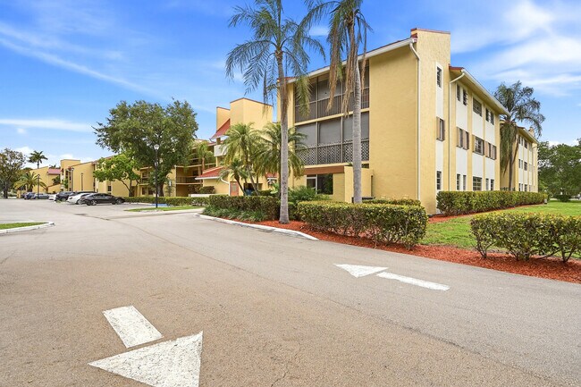 Building Photo - 2039 Coral Ridge Dr