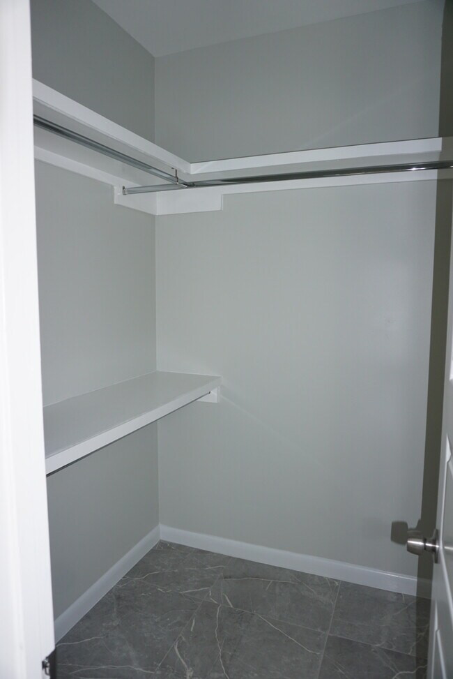 Building Photo - 1313 N 48th St