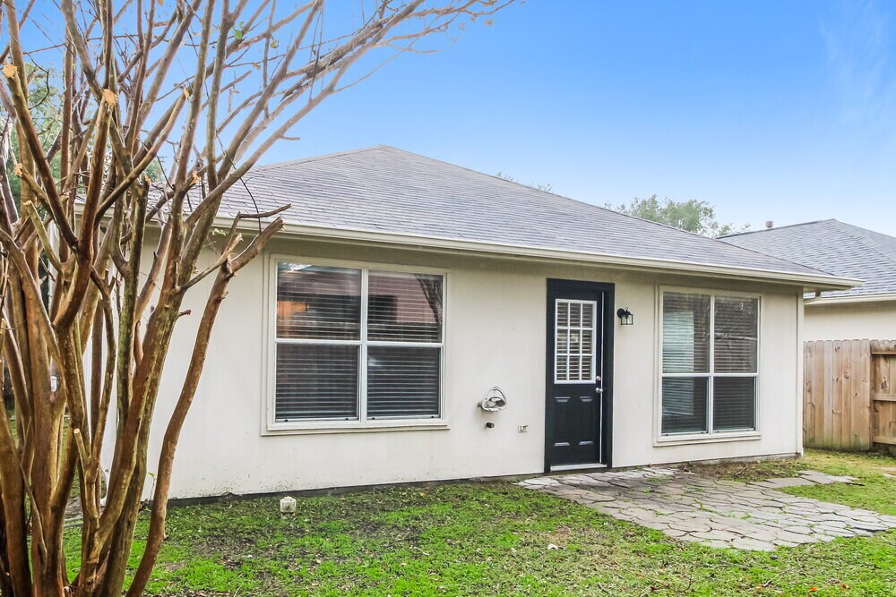 Building Photo - 24227 Silver Maple Dr