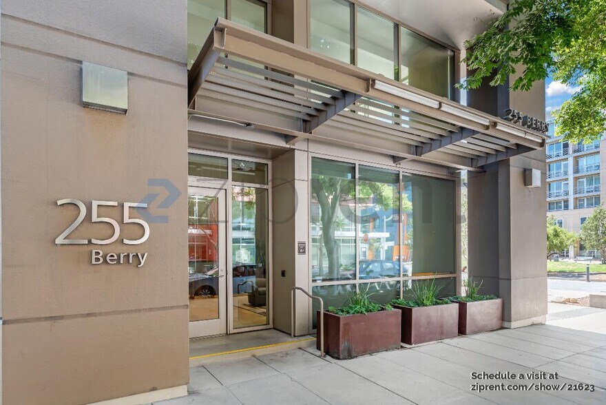 Building Photo - 255 Berry St