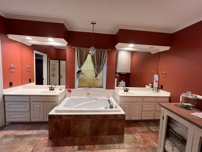 Building Photo - 207 Knoll Creek Cir