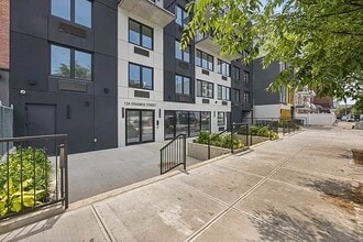 Building Photo - 134 Erasmus St