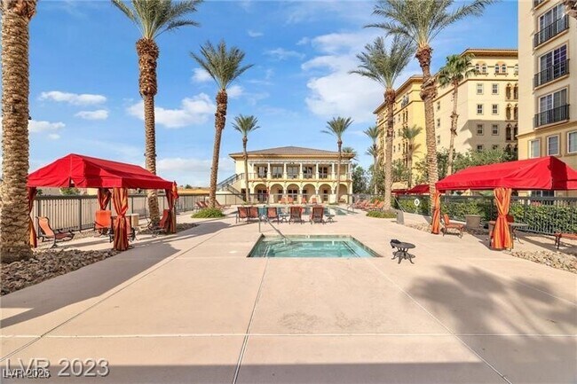 Building Photo - 2405 W Serene Ave