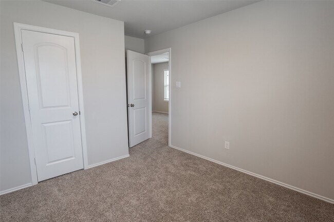Building Photo - 21003 Seneca Willow Wy