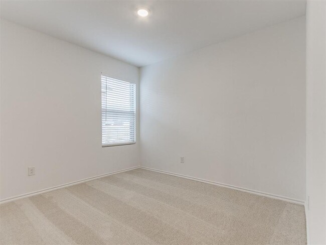 Building Photo - 3304 NW 149th St