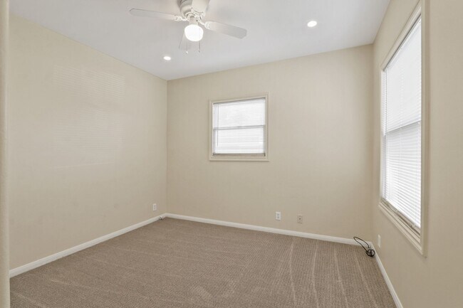 Building Photo - 2723 E 8th St