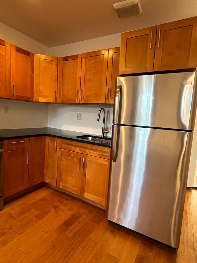 Kitchen - 987 Hancock St