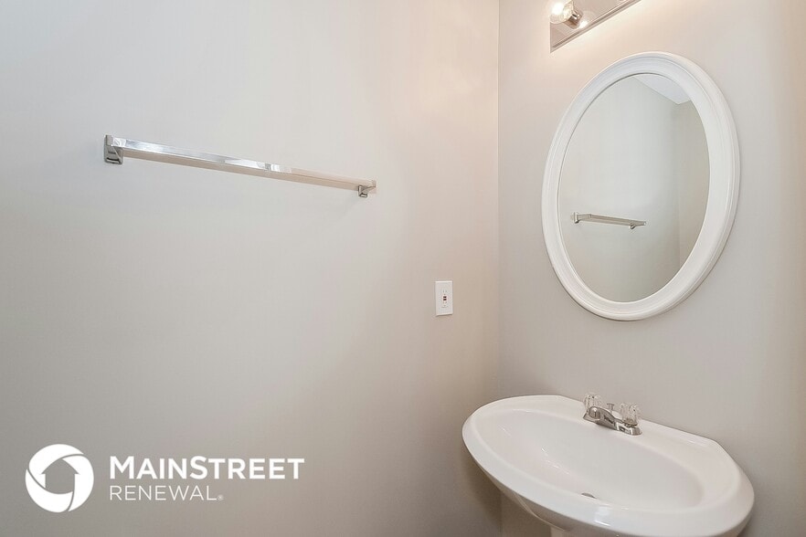 Building Photo - 433 Inkberry Dr