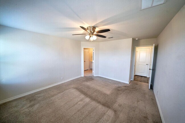 Building Photo - Stunning 4-Bedroom Home in Cobalt Canyon, ...