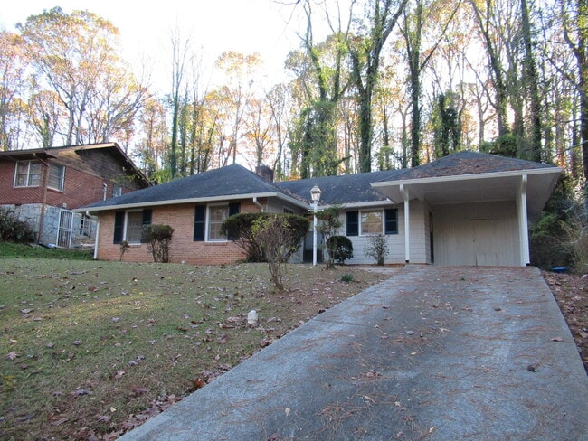 Building Photo - 2032 Rector Dr SW