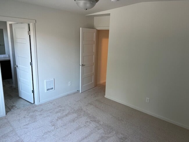 Building Photo - Beautiful 3 Bedroom property in Marysville!!