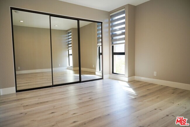 Building Photo - 630 N Grand Ave