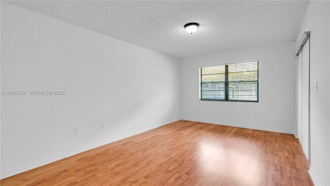 Building Photo - 10583 La Placida Dr