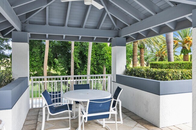 Building Photo - 550 SE Mizner Blvd