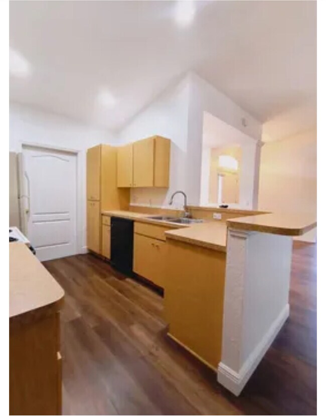 Building Photo - 807 Ware Ave NE