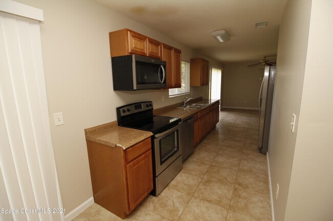 Building Photo - 151 Mabry St
