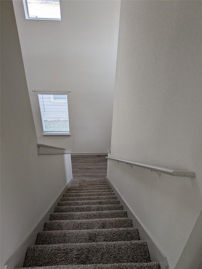 Building Photo - 549 Wilshire Rd