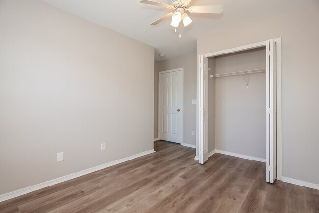 Building Photo - 8126 Rosberg Ln