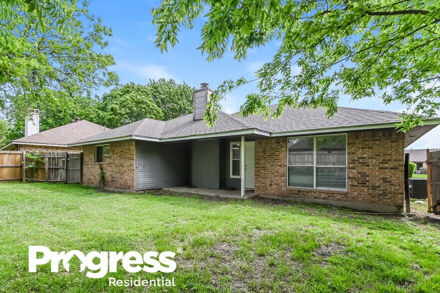 Building Photo - 1311 Mallard Dr