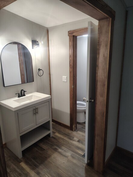 Building Photo - 125 Shady Oaks Lndg