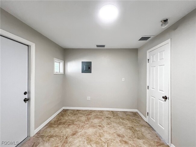 Building Photo - 15206 Stringfellow Rd